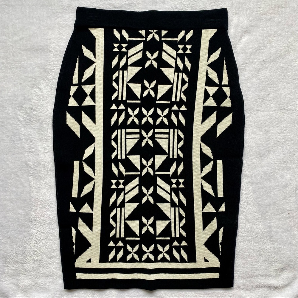 H&M Patterned Pencil Skirt - Ivory and Black